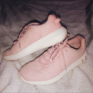 Under Armor Tennis Shoes